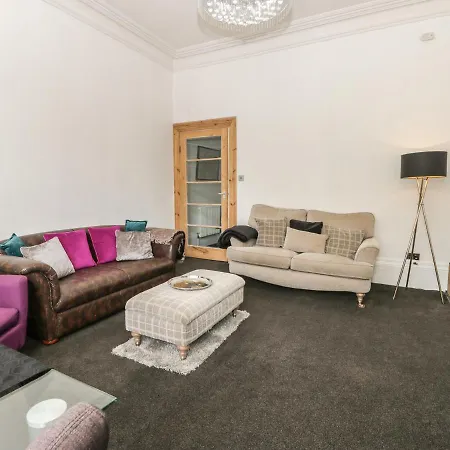 Esplanade Gardens, 1 *